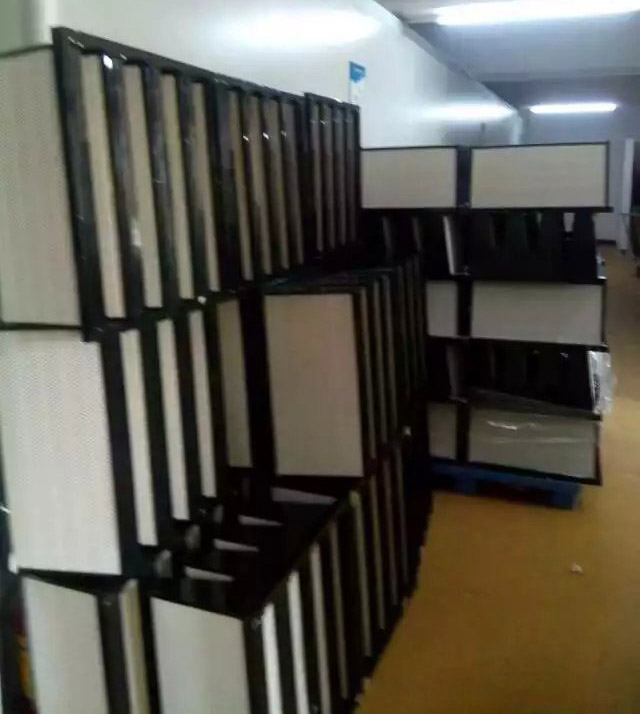 準(zhǔn)備出貨的塑框V型W型組合式高效過濾器 準(zhǔn)備出貨的塑框V型W型組合式高效過濾器